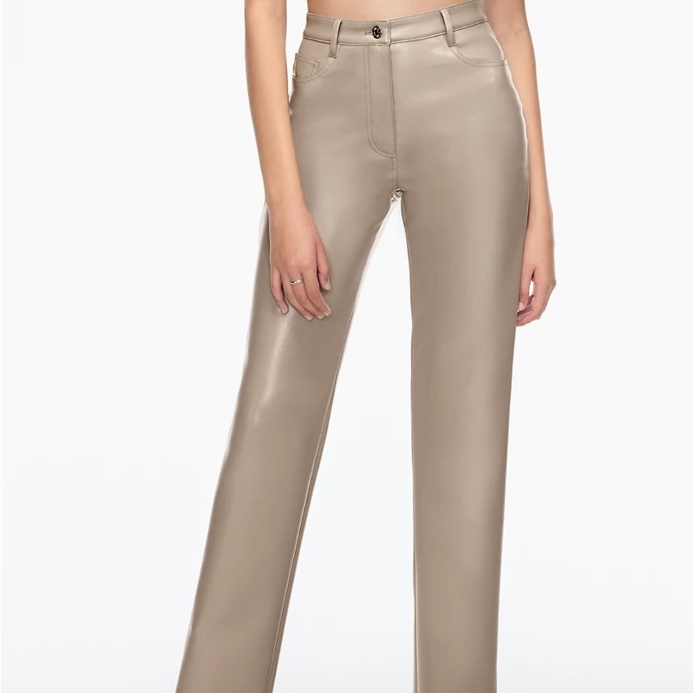 Perfect condition Aritzia Melina pant size 2 cropped